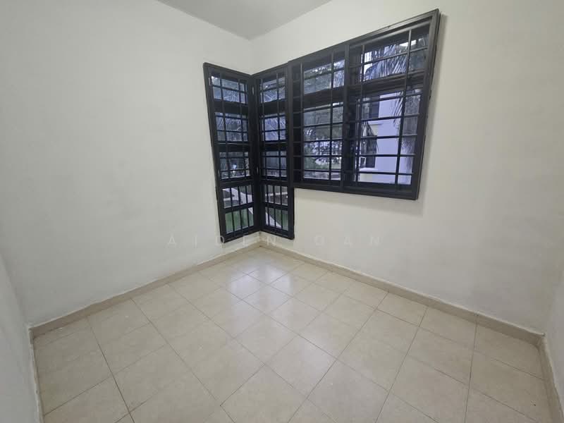 233 Lorong 8 Toa Payoh, 233 Lorong 8 Toa Payoh, 3 Bedrooms, 710 sqft, HDB Flat For Sale, by Aiden Gan, 500195572 - Study - PropertyGuru.com.sg