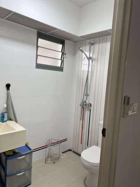 30 Margaret Drive, 30 Margaret Drive, 2 Bedrooms, 667 sqft, HDB Flat For Sale, by May Lin, 500195573 - Bathroom - PropertyGuru.com.sg