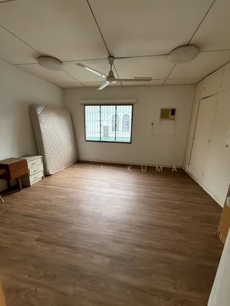 Sunset Way, Sunset Way, 4 Bedrooms, 4,000 sqft, Detached House For Sale, by Pravin Kumar, 500195591 - Bedroom - PropertyGuru.com.sg