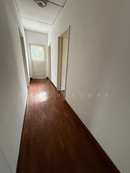 Sunset Way, Sunset Way, 4 Bedrooms, 4,000 sqft, Detached House For Sale, by Pravin Kumar, 500195591 - Corridor - PropertyGuru.com.sg