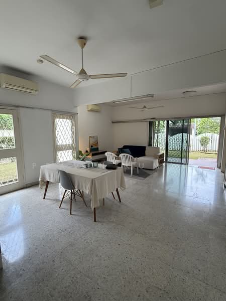 Sunset Way, Sunset Way, 4 Bedrooms, 4,000 sqft, Detached House For Sale, by Pravin Kumar, 500195591 - Living Room - PropertyGuru.com.sg