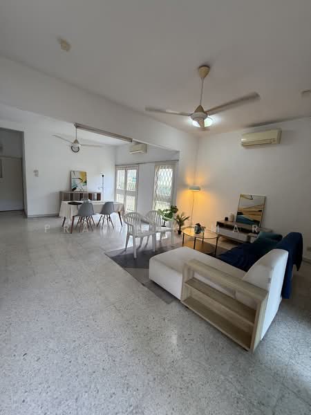 Sunset Way, Sunset Way, 4 Bedrooms, 4,000 sqft, Detached House For Sale, by Pravin Kumar, 500195591 - Living Room - PropertyGuru.com.sg