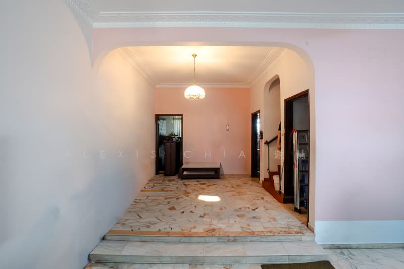 4 bedder Terrace near Kovan enclave, Richards Avenue, 4 Bedrooms, 3,000 sqft, Terraced House For Sale, by Alexis Chia 谢慧丽, 500195594 - Entrance - PropertyGuru.com.sg