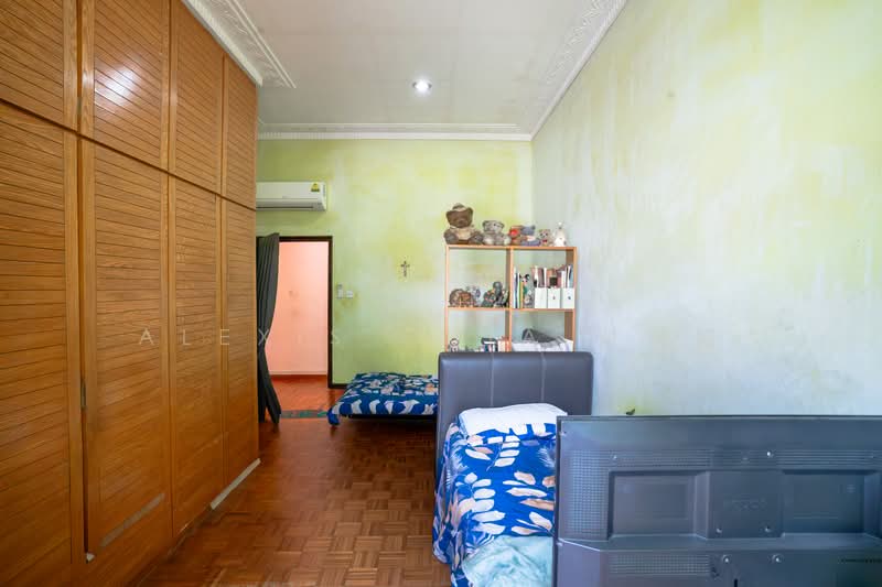 4 bedder Terrace near Kovan enclave, Richards Avenue, 4 Bedrooms, 3,000 sqft, Terraced House For Sale, by Alexis Chia 谢慧丽, 500195594 - Bedroom - PropertyGuru.com.sg