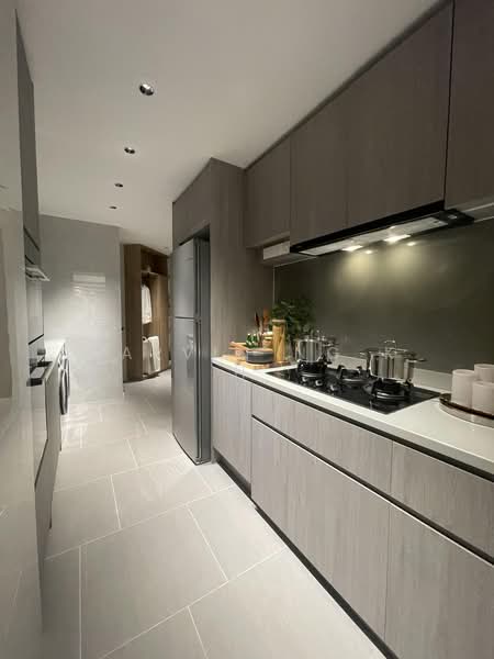 The LakeGarden Residences, 80 Yuan Ching Road, 4 Bedrooms, 2,153 sqft, Condominium For Sale, by Marvin Ng K H, 500195619 - Kitchen - PropertyGuru.com.sg