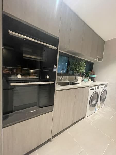 The LakeGarden Residences, 80 Yuan Ching Road, 4 Bedrooms, 2,153 sqft, Condominium For Sale, by Marvin Ng K H, 500195619 - Kitchen - PropertyGuru.com.sg