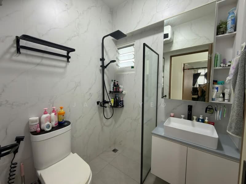 621B Tampines Street 61, 621B Tampines Street 61, 2 Bedrooms, 742 sqft, HDB Flat For Sale, by James Yeo, 500195625 - Bathroom - PropertyGuru.com.sg