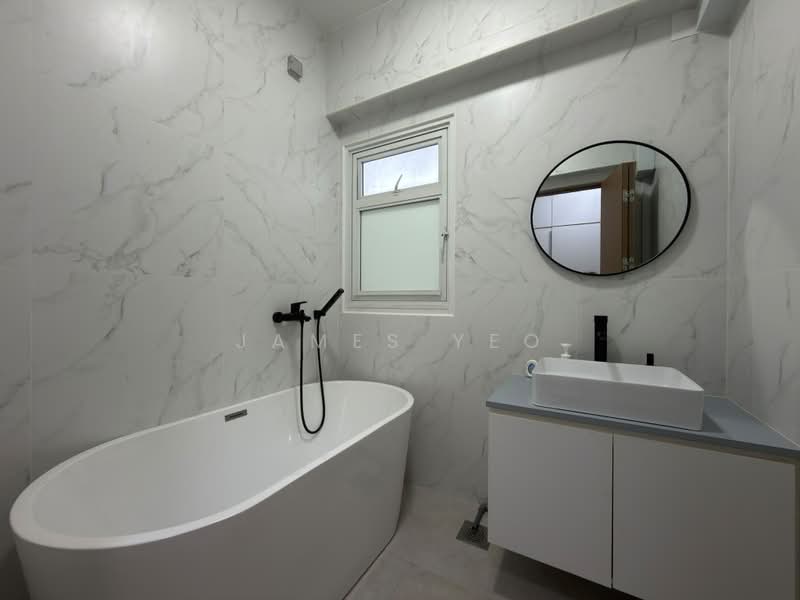 621B Tampines Street 61, 621B Tampines Street 61, 2 Bedrooms, 742 sqft, HDB Flat For Sale, by James Yeo, 500195625 - Bathroom - PropertyGuru.com.sg