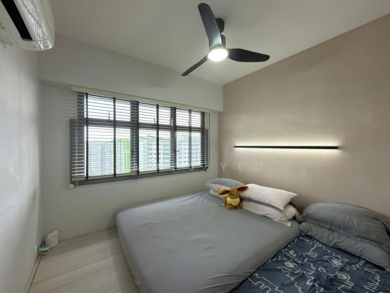 621B Tampines Street 61, 621B Tampines Street 61, 2 Bedrooms, 742 sqft, HDB Flat For Sale, by James Yeo, 500195625 - Bedroom - PropertyGuru.com.sg