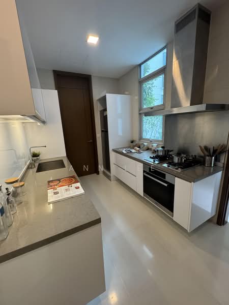Residences @ Emerald Hill, 119 Emerald Hill Road, 4 Bedrooms, 2,196 sqft, Condominium For Sale, by Ann Lee, 500195627 - Kitchen - PropertyGuru.com.sg