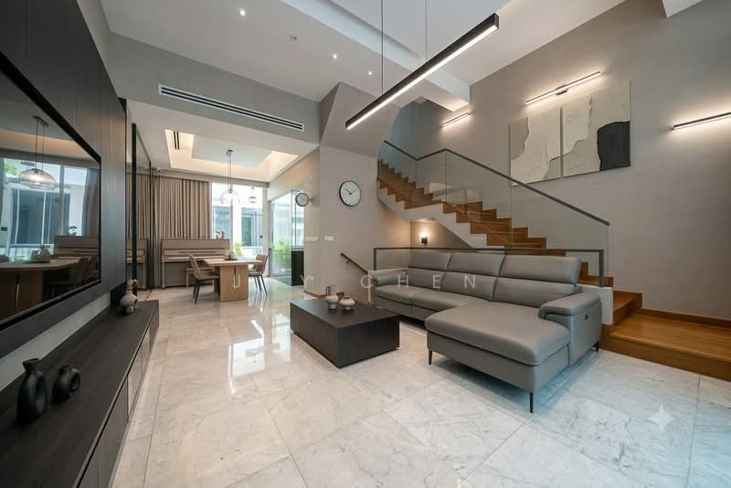 CHEAP Landed Less than $3M, only $10xxpsf., , 5 Bedrooms, 3,068 sqft, Town House For Sale, by Jay Chen, 500195638 - Living Room - PropertyGuru.com.sg