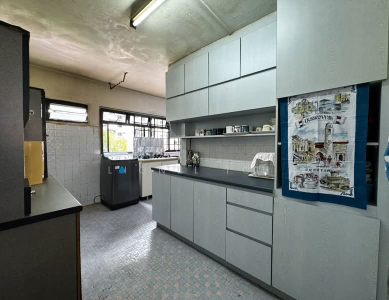 208 Toa Payoh North, 208 Toa Payoh North, 3 Bedrooms, 872 sqft, HDB Flat For Sale, by Lionel Toh, 500195659 - Kitchen Lionel Toh Realtor - PropertyGuru.com.sg