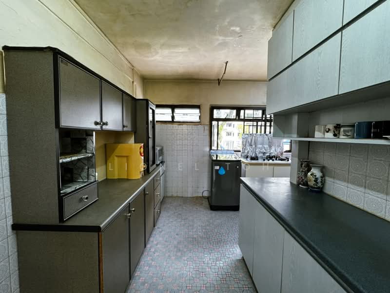 208 Toa Payoh North, 208 Toa Payoh North, 3 Bedrooms, 872 sqft, HDB Flat For Sale, by Lionel Toh, 500195659 - Kitchen Lionel Toh Realtor - PropertyGuru.com.sg