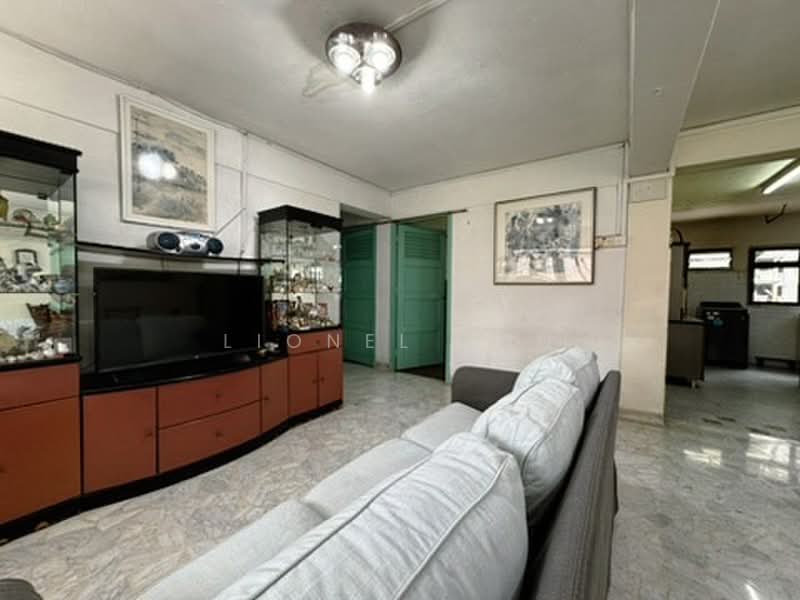 208 Toa Payoh North, 208 Toa Payoh North, 3 Bedrooms, 872 sqft, HDB Flat For Sale, by Lionel Toh, 500195659 - Living Room Lionel Toh Realtor - PropertyGuru.com.sg