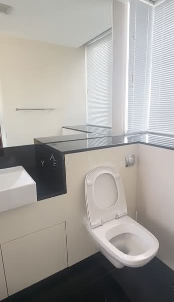 Twin Regency, 26 Kim Tian Road, 4 Bedrooms, 1,442 sqft, Condominium For Rent, by Anthea Yeo 杨丽娇, 500195661 - Bathroom - PropertyGuru.com.sg
