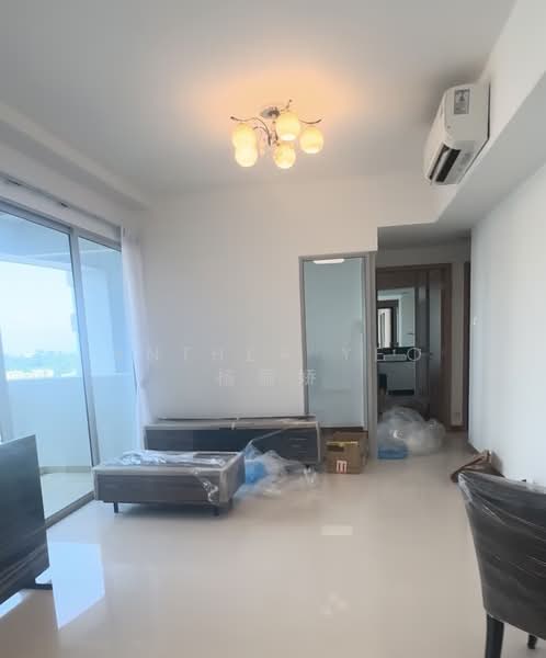 Twin Regency, 26 Kim Tian Road, 4 Bedrooms, 1,442 sqft, Condominium For Rent, by Anthea Yeo 杨丽娇, 500195661 - Living Room - PropertyGuru.com.sg