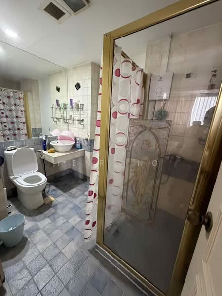Birmingham Mansions, 130 Thomson Road, 3 Bedrooms, 1,066 sqft, Condominium For Rent, by Henry Ng, 500195670 - Bathroom - PropertyGuru.com.sg