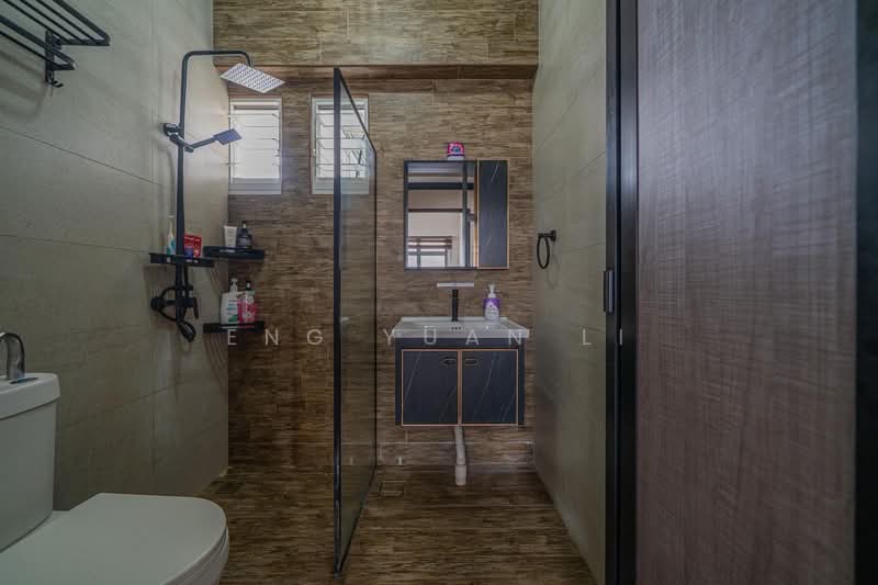 626A Tampines Street 61, 626A Tampines Street 61, 3 Bedrooms, 1,001 sqft, HDB Flat For Sale, by Eng Yuan Li, 500195681 - Bathroom - PropertyGuru.com.sg