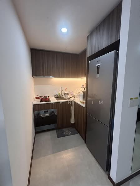 Lentor Modern, Lentor Central, Mandai / Upper Thomson, 2 Bedrooms, 678 sqft, Condominium For Sale, by Daren Lim, 500195683 - Kitchen - PropertyGuru.com.sg