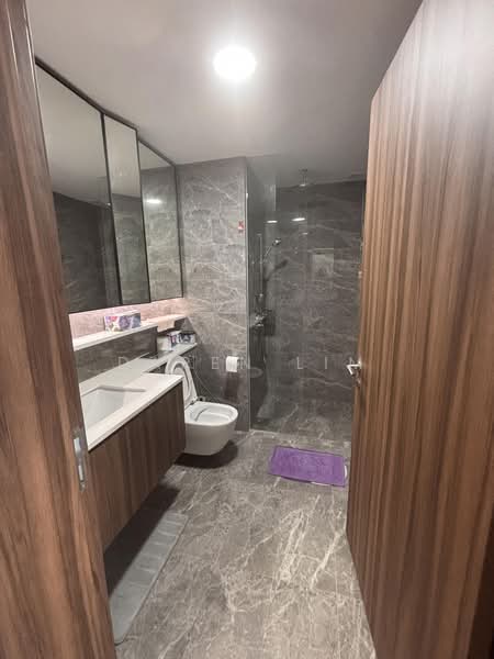 Lentor Modern, Lentor Central, Mandai / Upper Thomson, 2 Bedrooms, 678 sqft, Condominium For Sale, by Daren Lim, 500195683 - Bathroom - PropertyGuru.com.sg