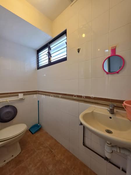 344 Clementi Avenue 5, 344 Clementi Avenue 5, 1 Bedroom, 474 sqft, HDB Flat For Sale, by Andy Ong, 500195691 - Bathroom - PropertyGuru.com.sg