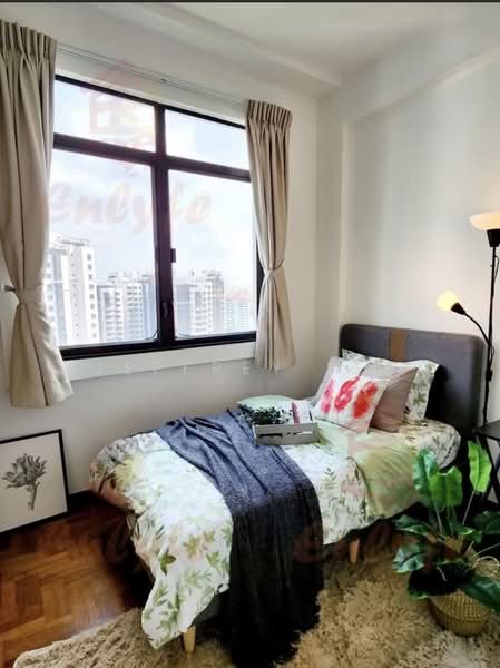 Parc Oasis, 35 Jurong East Avenue 1, 5 Bedrooms, 1,069 sqft, Condominium For Rent, by Jeffrey Lee, 500195698 - Bedroom - PropertyGuru.com.sg
