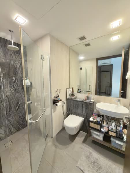 Stellar RV, 408 River Valley Road, 2 Bedrooms, 614 sqft, Condominium For Rent, by Judy Tan, 500195711 - Bathroom - PropertyGuru.com.sg