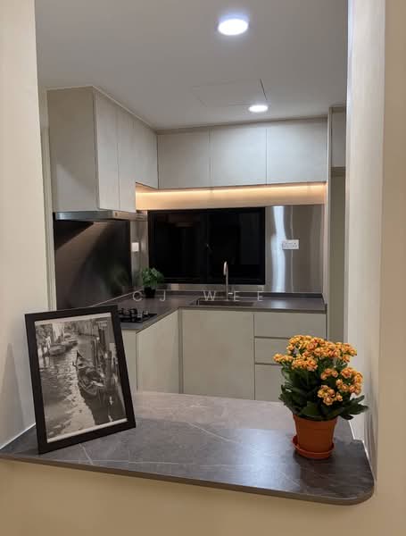 Heritage View, 8 Dover Rise, 2 Bedrooms, 969 sqft, Condominium For Rent, by CJ Wee, 500195734 - Kitchen - PropertyGuru.com.sg