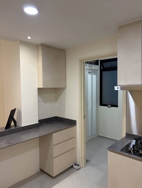 Heritage View, 8 Dover Rise, 2 Bedrooms, 969 sqft, Condominium For Rent, by CJ Wee, 500195734 - Kitchen - PropertyGuru.com.sg