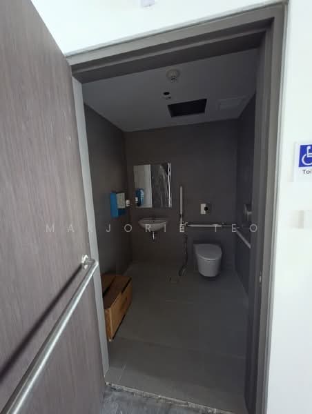Highly visible f&b approved 1180sf ground floor retail space, power 400amp @ 589/591 Serangoon Road, Serangoon Road, 1,187 sqft, Food & Beverage For Rent, by Marjorie Teo, 500195742 - Bathroom - CommercialGuru.com.sg