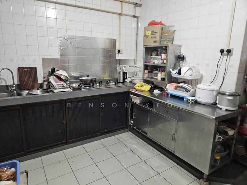 360 Tampines Street 34, 360 Tampines Street 34, 4 Bedrooms, 1,345 sqft, HDB Flat For Rent, by Benson Yeo, 500195748 - Kitchen - PropertyGuru.com.sg