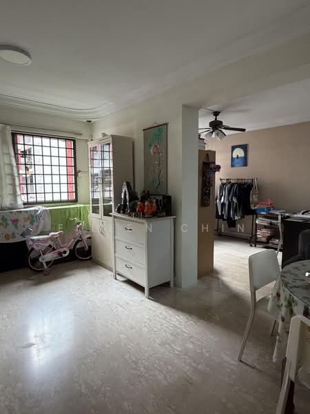 440 Hougang Avenue 8, 440 Hougang Avenue 8, 3 Bedrooms, 1,310 sqft, HDB Flat For Sale, by Eileen Chin, 500195751 - Living Room - PropertyGuru.com.sg