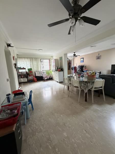 440 Hougang Avenue 8, 440 Hougang Avenue 8, 3 Bedrooms, 1,310 sqft, HDB Flat For Sale, by Eileen Chin, 500195751 - Living Room - PropertyGuru.com.sg