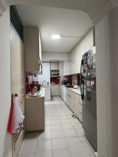 440 Hougang Avenue 8, 440 Hougang Avenue 8, 3 Bedrooms, 1,310 sqft, HDB Flat For Sale, by Eileen Chin, 500195751 - Kitchen - PropertyGuru.com.sg
