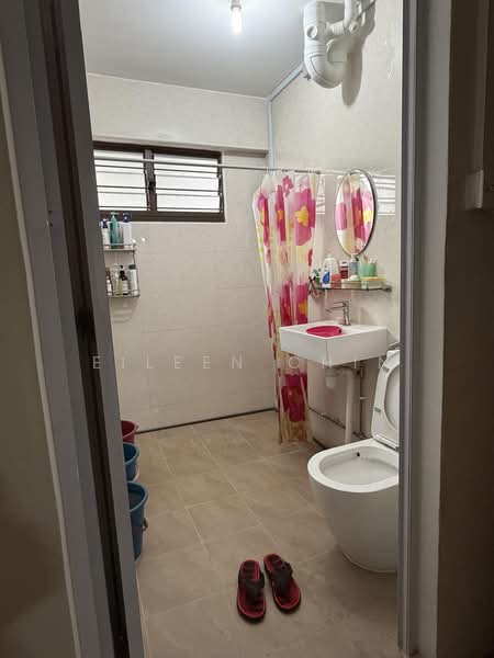 440 Hougang Avenue 8, 440 Hougang Avenue 8, 3 Bedrooms, 1,310 sqft, HDB Flat For Sale, by Eileen Chin, 500195751 - Bathroom - PropertyGuru.com.sg