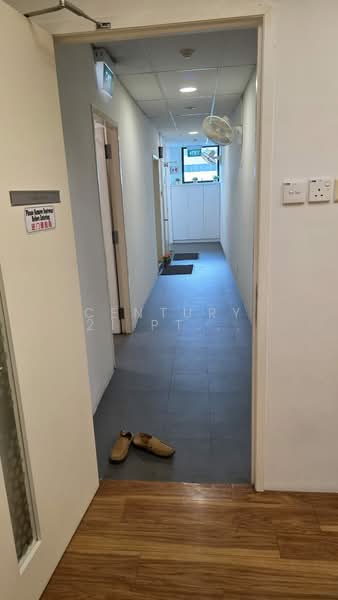 Lhk3 Building, 8 New Industrial Road, 6,100 sqft, Light Industrial (B1) For Rent, by CONEE WUAN, 500195758 - Corridor - CommercialGuru.com.sg