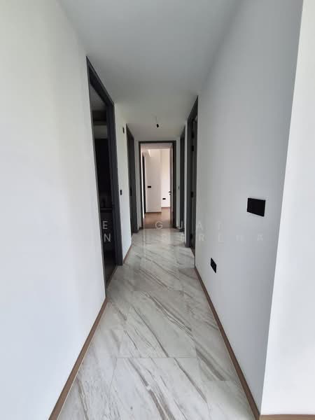 The Landmark, 173 Chin Swee Road, 3 Bedrooms, 1,141 sqft, Condominium For Sale, by Lee Guat Cheng Serena, 500195759 - Corridor - PropertyGuru.com.sg