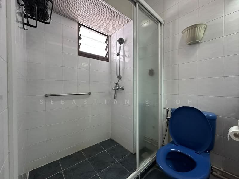 116B Rivervale Drive, 116B Rivervale Drive, 4 Bedrooms, 1,399 sqft, HDB Flat For Sale, by Sebastian Sitoh, 500195768 - Bathroom - PropertyGuru.com.sg