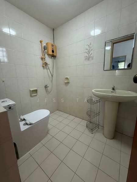Avila Terrace, Mariam way, Room Rental, 250 sqft, Terraced House For Rent, by Jess Tan, 500195773 - Bathroom - PropertyGuru.com.sg