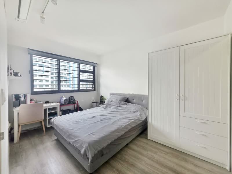 333B Yishun Riverwalk, 333B Yishun Street 31, 2 Bedrooms, 721 sqft, HDB Flat For Sale, by Clara Lee, 500195793 - Master Bedroom - PropertyGuru.com.sg