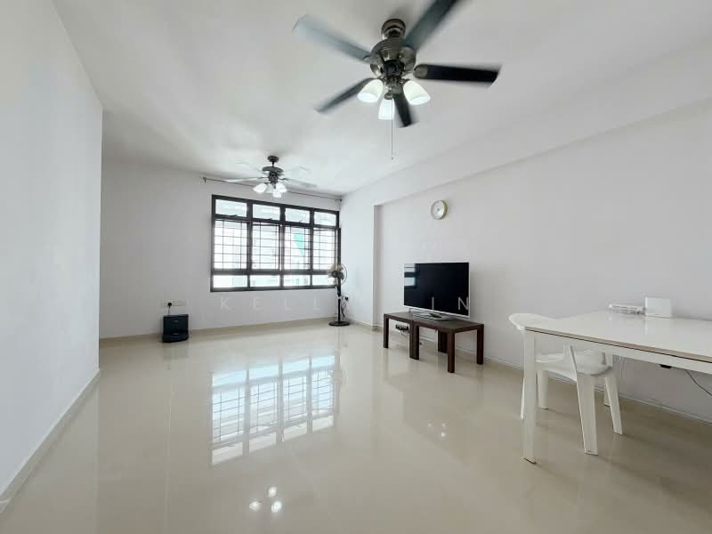 487 Admiralty Link, 487 Admiralty Link, 3 Bedrooms, 1,012 sqft, HDB Flat For Sale, by Kelly Lin, 500195797 - Living Room - PropertyGuru.com.sg
