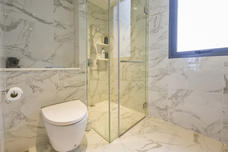 Parc Botannia, 10 Fernvale Street, 5 Bedrooms, 1,453 sqft, Condominium For Sale, by Athalia Soon Sze Yin, 500195798 - Bathroom - PropertyGuru.com.sg