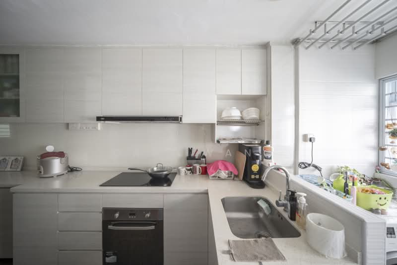 109 Bishan Street 12, 109 Bishan Street 12, 3 Bedrooms, 904 sqft, HDB Flat For Sale, by Gary Wang, 500195800 - Kitchen - PropertyGuru.com.sg