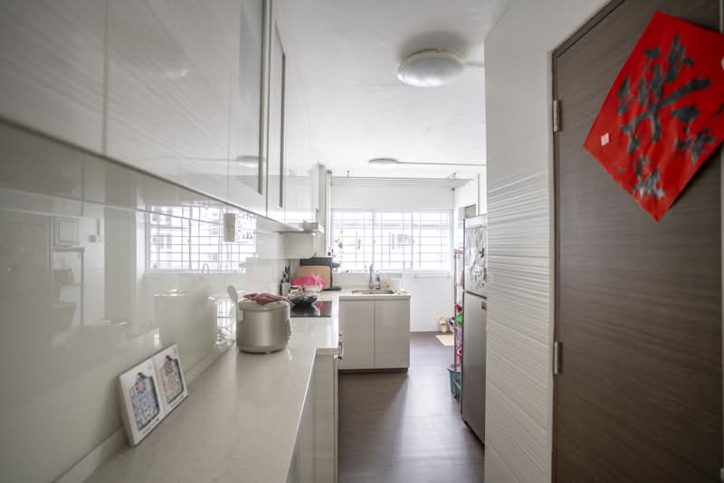 109 Bishan Street 12, 109 Bishan Street 12, 3 Bedrooms, 904 sqft, HDB Flat For Sale, by Gary Wang, 500195800 - Kitchen - PropertyGuru.com.sg