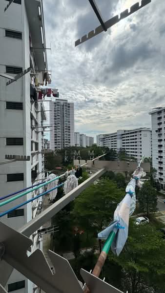 jurong west, , 2 Bedrooms, 721 sqft, HDB Flat For Sale, by Kimmy Koh, 500195802 - Exterior - PropertyGuru.com.sg