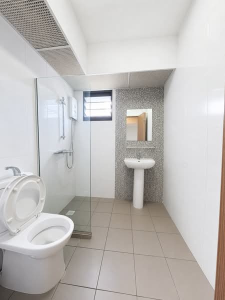 104A Bidadari Park Drive, 104A Bidadari Park Drive, 3 Bedrooms, 1,001 sqft, HDB Flat For Sale, by Stevenson Ho, 500195822 - Bathroom - PropertyGuru.com.sg