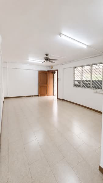 259 Bukit Batok East Avenue 4, 259 Bukit Batok East Avenue 4, 3 Bedrooms, 980 sqft, HDB Flat For Sale, by Chia Xue Fen Cherine, 500195846 - Living Room - PropertyGuru.com.sg