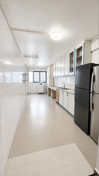 259 Bukit Batok East Avenue 4, 259 Bukit Batok East Avenue 4, 3 Bedrooms, 980 sqft, HDB Flat For Sale, by Chia Xue Fen Cherine, 500195846 - Kitchen - PropertyGuru.com.sg