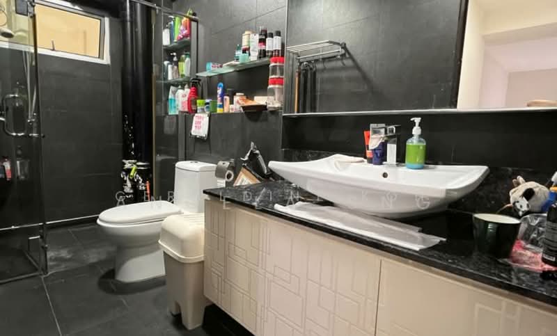 150 Mei Ling Street, 150 Mei Ling Street, 4 Bedrooms, 1,582 sqft, HDB Flat For Sale, by Geraldine Koh, 500195850 - Bathroom - PropertyGuru.com.sg