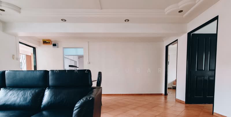 289 Choa Chu Kang Avenue 3, 289 Choa Chu Kang Avenue 3, 3 Bedrooms, 1,184 sqft, HDB Flat For Sale, by Mirza Subari, 500195872 - Living Room - PropertyGuru.com.sg
